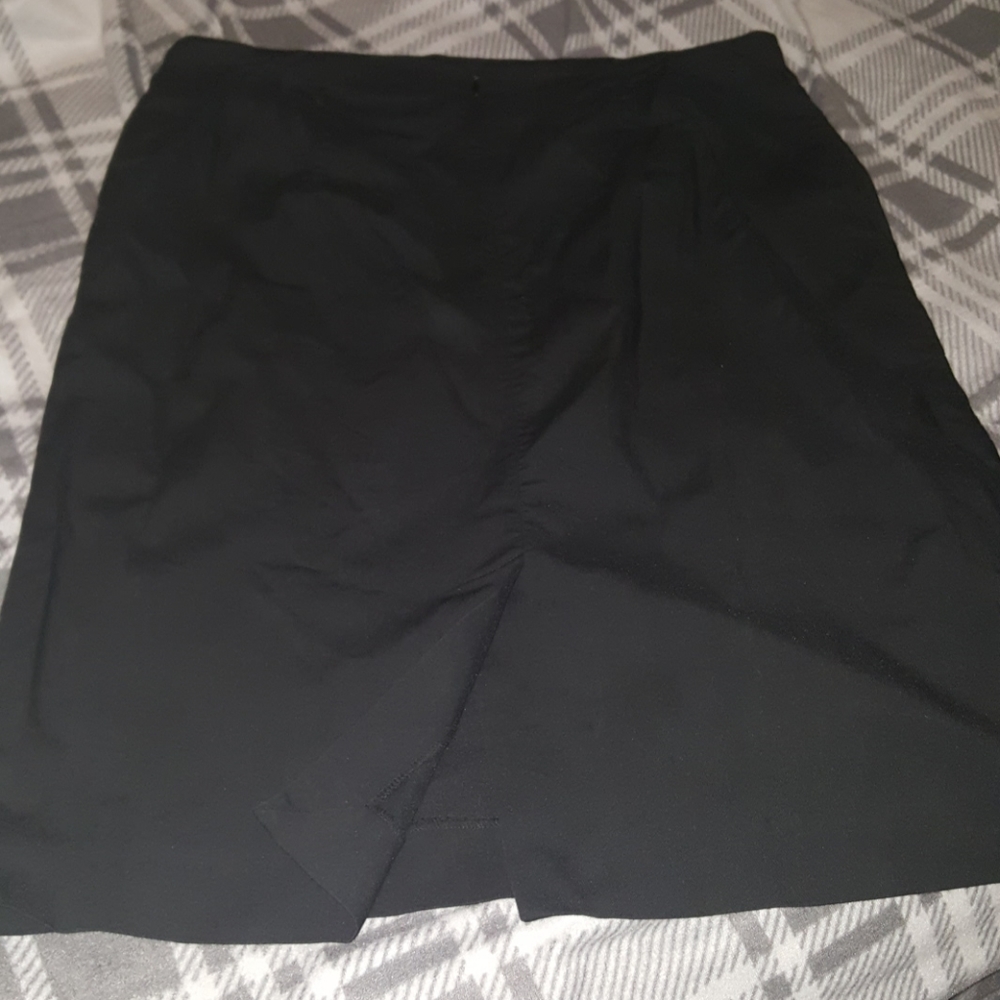 Black pencil skirt - Picture 2 of 6